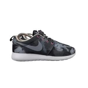 Nike Shoes Womens 7.5 Sneakers Athletic Roshe Run Print Lifestyle Active Comfort